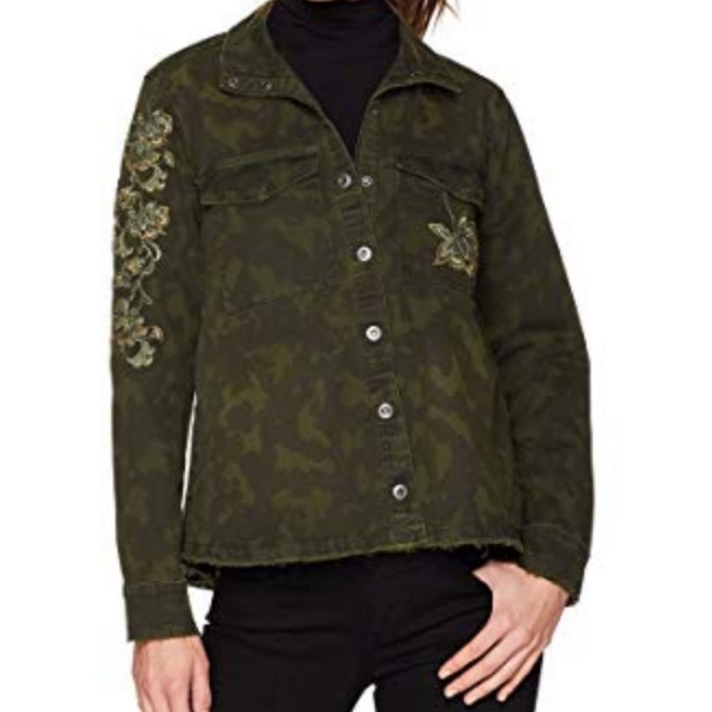 VINTAGE AMERICAN BLUES Carmen Camo Floral Embroidered Raw Hem Swing Jacket med
